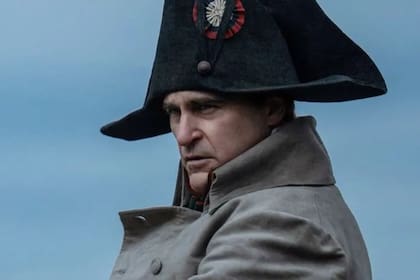 Joaquin Phoenix interpreta a un emocionante Napoleón en la última película de Ridley Scott