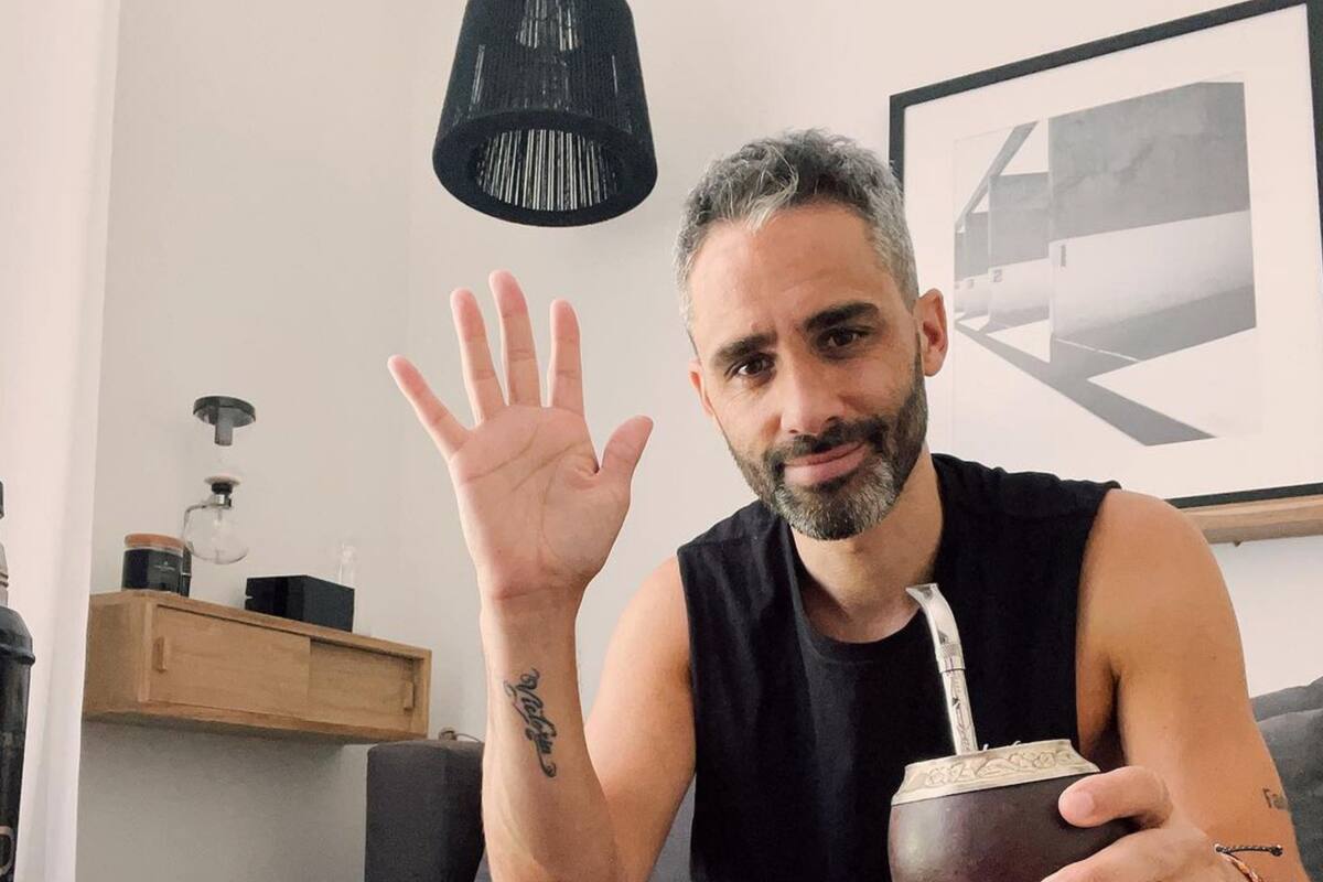 Joaquin 'Pollo' Álvarez mostró la habitación de su casa donde pasa aislado por Covid-19