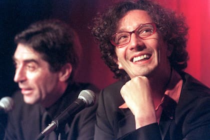 Joaquín Sabina y Fito Páez, en mayo de 1998, cuando presentaban el disco que habían grabado juntos y la crisis todavía no había explotado