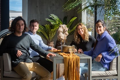 Joaquín Varisco, Gerente de Producción de Pampa Living; Santiago Geneau, CEO Pampa Living; Gabriela Orlando, arquitecta; Gabriela Giuliano, Gerente Comercial de Pampa Living