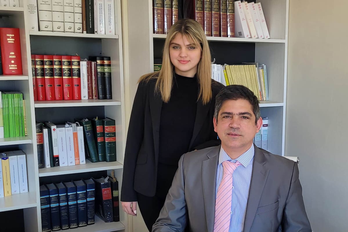 Joaquín y Belén, su hija y colega, en el espacio de trabajo