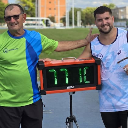 Joaquín y Daniel Gómez con la marca de un nuevo récord nacional logrado en el Campeonato Nacional 2025