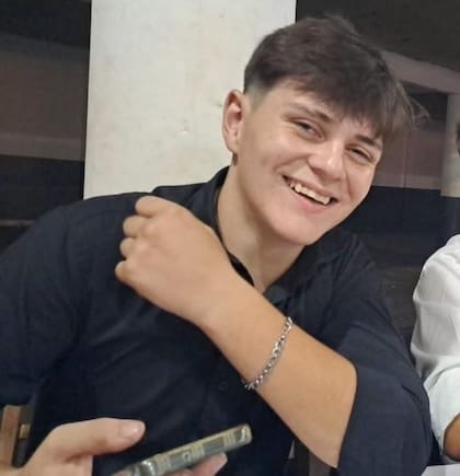Joaquín Yoel Lange, de 18 años, murió luego de que el rodado en el que viajaba como acompañante fuera chocado por una camioneta conducida por un adolescente de 14 en Misiones.