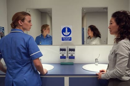 Jodie Comer y Sandra Oh, en una escena de Killing Eve