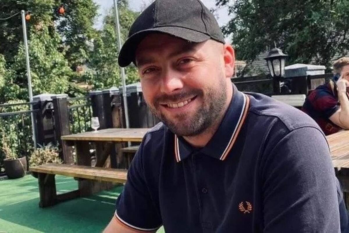 Joe Beckwith, un joven inglés, lucha contra una dura enfermedad