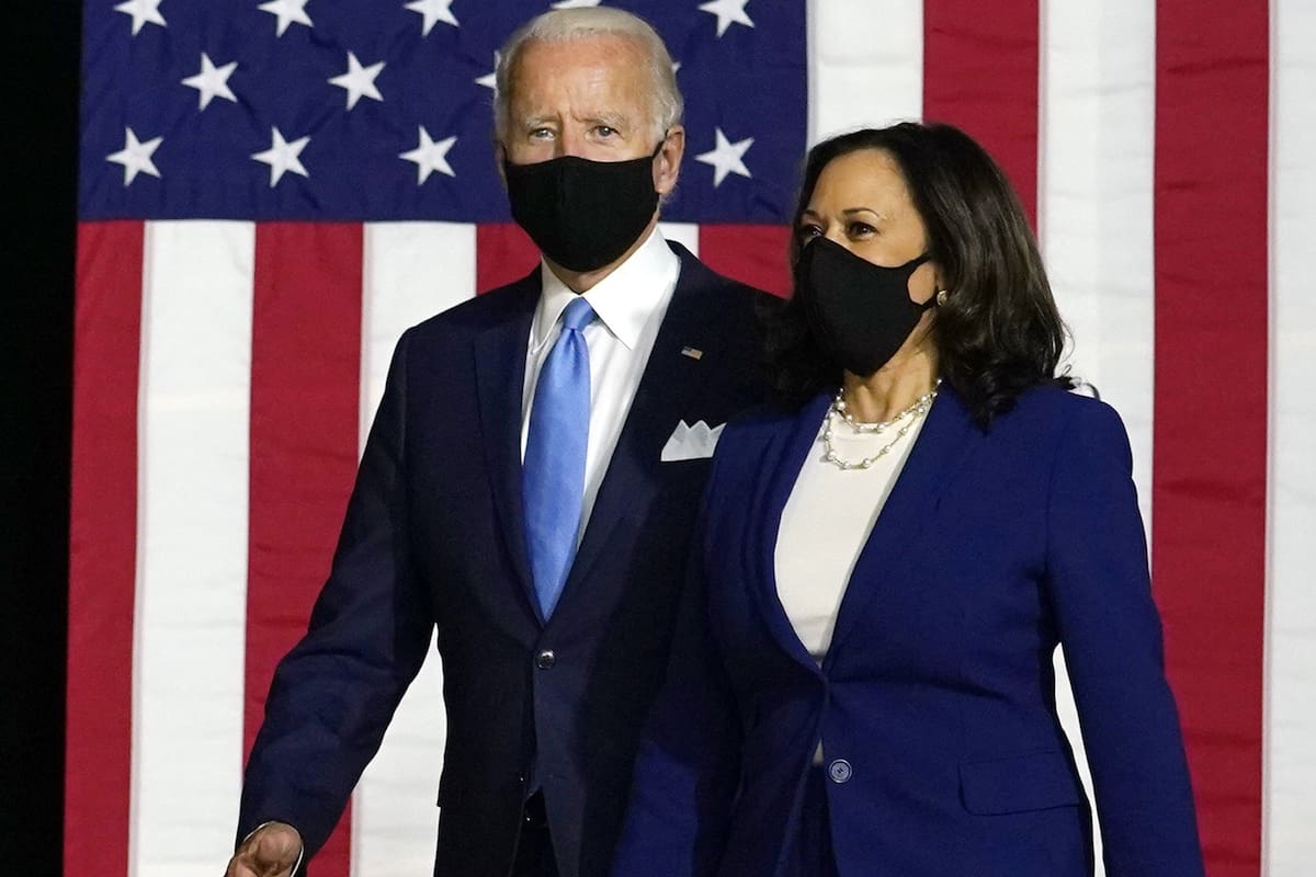Joe Biden junto a Kamala Harris