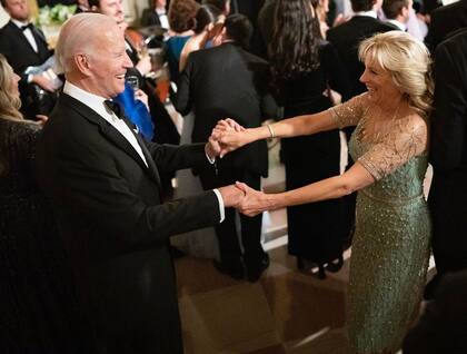 Joe Biden le dedicó un romántico mensaje a su esposa Jill en redes sociales