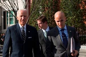 Joe Biden y Juan Sebastián González