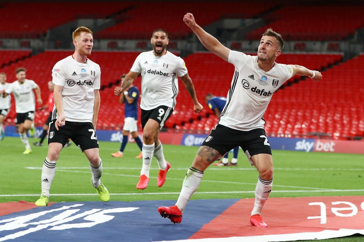 Joe Bryan festeja uno de sus dos tantos que le dieron el ascenso a Fulham. El equipo del oeste de Londres vuelve a la Premier League tras una temporada