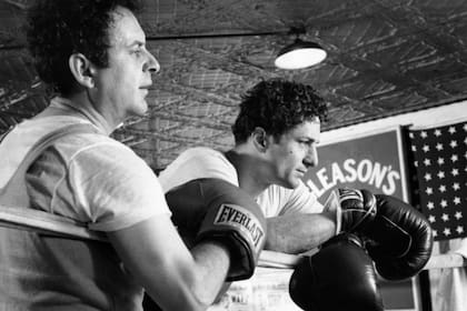 Joe Pesci y Robert De Niro como Joey y Jake LaMotta
