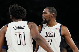 LeBron James escuchó la propuesta de Joel Embiid, 12 años después. Llega a los 76ers y el Este se estremece