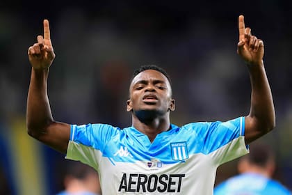 Johan Carbonero, la figura de Racing en el primer tiempo