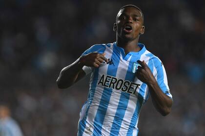 Johan Carbonero, uno de los titulares que se consolidaron en el Racing de Fernando Gago