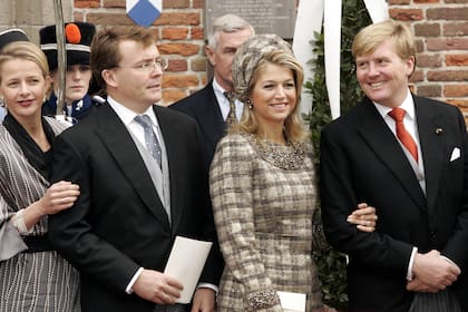 La princesa Mabel Wisse Smit y el príncipe Friso junto a la reina Máxima y el rey Guillermo Alejandro