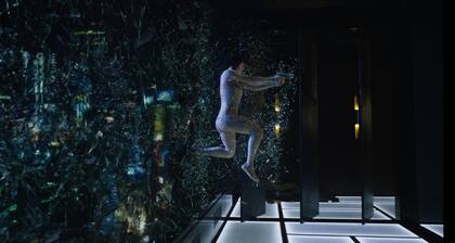 Johansson como Mayor en la película de Rupert Sanders que se estrena hoy en las salas locales como La vigilante del futuro