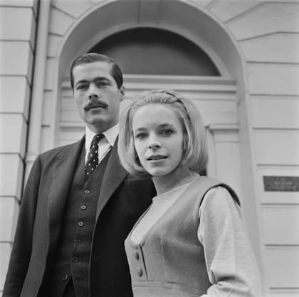 John Bingham junto a Veronica Duncan