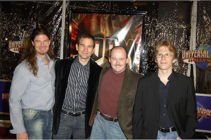 John Carmack (último de la derecha) en el estreno de la película Doom (2005), basada en uno de sus juegos, junto con Todd Hollenshead, Kevin Cloud y Tim Willets