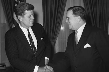 John F. Kennedy y James Webb en 1961