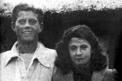 John Fitzgerald Kennedy con Stella Carcano en la estancia San Miguel, en Córdoba, en 1941