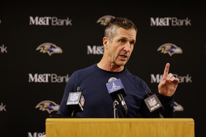 John Harbaugh y los Giants negocian convenio para nombrarlo su entrenador, según fuentes de AP