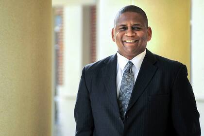 John Hollis, un norteamericano de 54 años es inmune al Covid-19