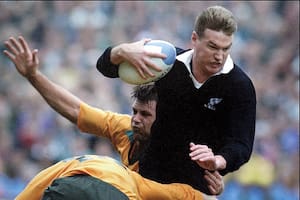 John Kirwan en acción: una aplanadora y, para muchos, el jugador más completo de la historia