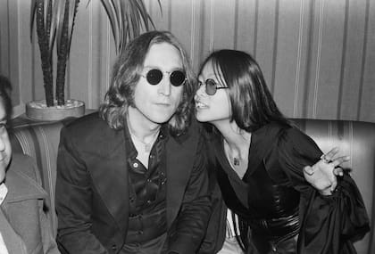 John Lennon con May Pang