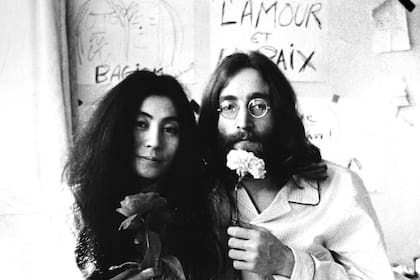 Yoko Ono recordó el momento en el que decidió escribirle una canción a John Lennon por sus inseguridades respecto de su edad