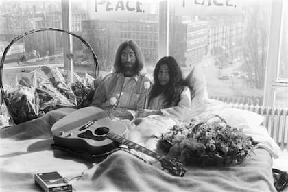 John Lennon y Yoko Ono, por la paz en su luna de miel