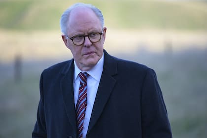 John Lithgow, en The Old Man