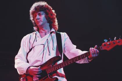 John Lodge en una imagen del recuerdo, la presentación en vivo del álbum Blue Jays, en 1975