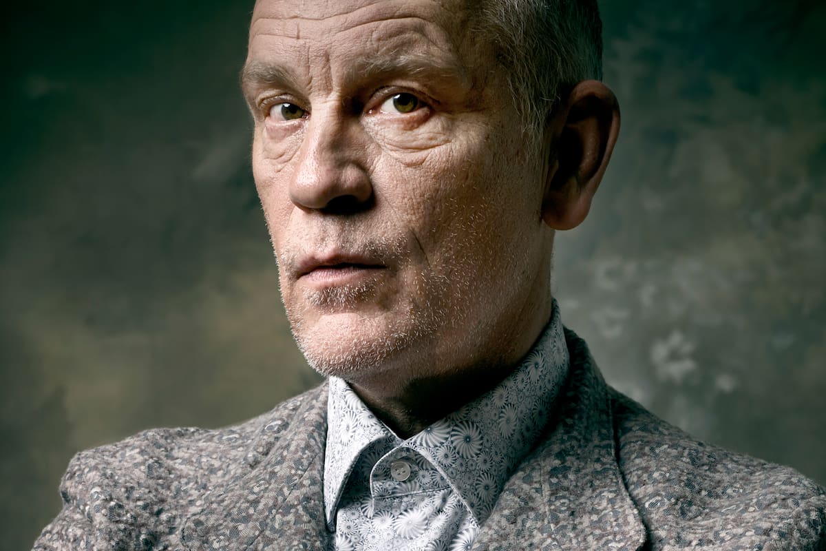 John Malkovich: "El arte suele explorar la oscuridad, sus orígenes, su profundidad y sus diversos colores"