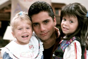 John Stamos hizo que despidieran de la sitcom Tres por tres a las gemelas Olsen