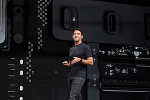 John Ternus reemplaza a Tim Cook como CEO de Apple; tenía el cargo de vicepresidente senior de ingeniería de hardware de la compañía
