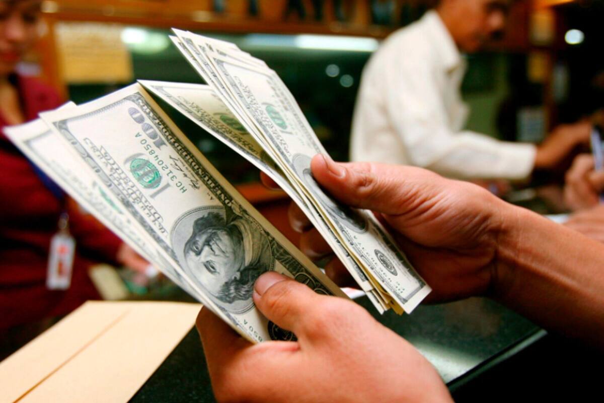 John Whitmire anunció un ajuste salarial para una profesión en particular