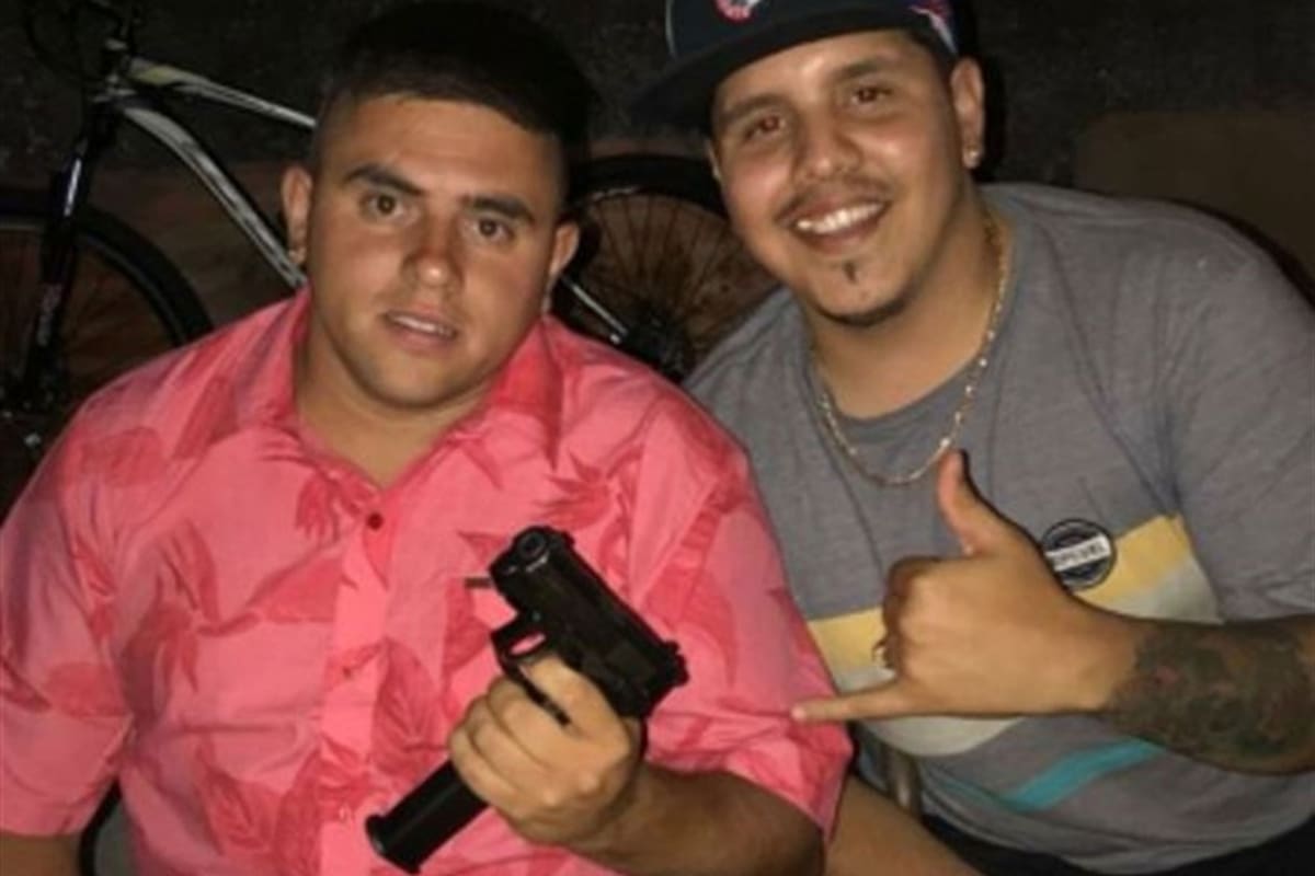 Johnatan Funes (izquierda), asesinado cuando salía de visitar a sus hermanos en la cárcel
