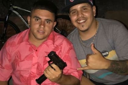 Johnatan Funes (izquierda), asesinado cuando salía de visitar a sus hermanos en la cárcel