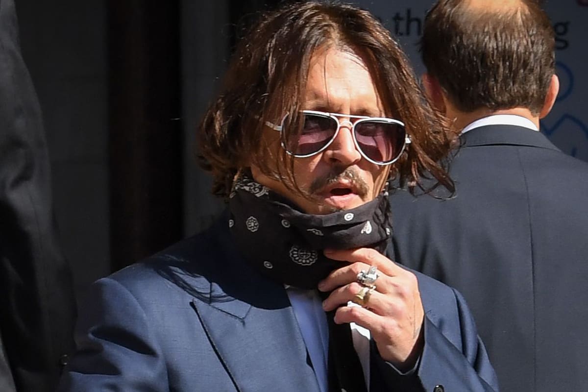 Johnny Depp ayer al entrar a los tribunales londinenses