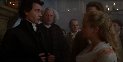 Johnny Depp, el actor principal del film junto a Miranda Richardson (Foto: Captura Tráiler)