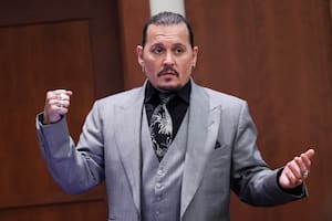 Johnny Depp le inició una demanda a su expareja, Amber Heard, por difamación (Evelyn Hockstein/Pool via AP)