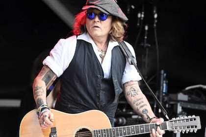 Johnny Depp se dedica a tocar la guitarra y presentarse junto a Jeff Beck tras el mediático juicio