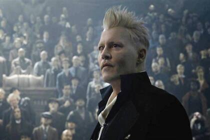 Johnny Depp se desvinculó de Animales Fantásticos 3 después de que Warner Bros. le pidiera renunciar al papel de Grindelwald en la tercera entrega de la saga