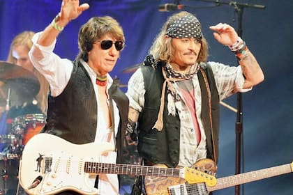 Johnny Depp tocó con Jeff Beck en el Royal Albert Hall de Londres y ahora editarán un disco en conjunto
