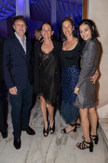 Johnny Lottner, Anita Petracchi, "Pipi" Lafuente y Elena Bordeu, muy divertidos