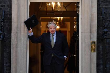 Johnson, ayer, en la puerta del 10 Downing Street