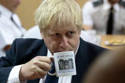 Johnson enfrenta nuevos desafíos a su Brexit sin acuerdo
