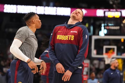 Jokic logra promedio de triple-doble en la temporada, 3er jugador en la NBA en conseguirlo