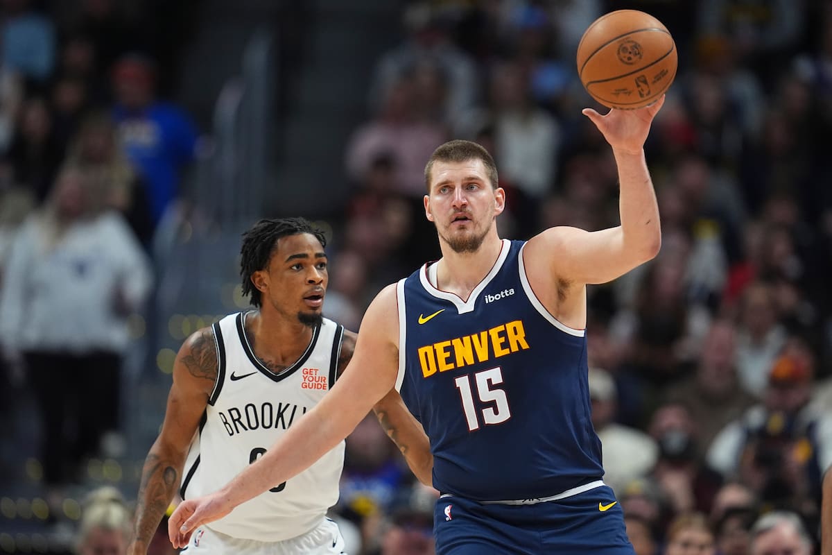 Jokic y Westbrook logran triples-dobles y Nuggets vencen 124-105 a Nets