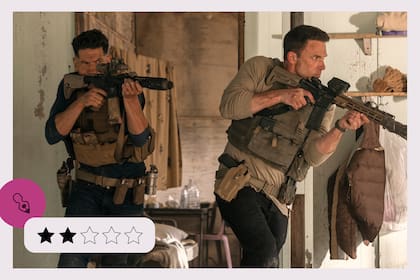 Jon Bernthal y Ben Affleck, en una escena del film