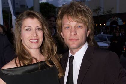 Jon Bon Jovi y Dorothea Bongiovi se conocieron en la escuela secundaria y comparten la crianza de sus cuatro hijos